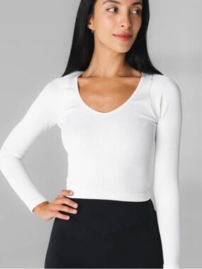 Women’s Vitality cropped White Ribbed Long-Sleeve Scoop Neck Top